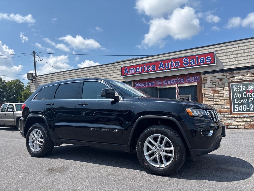 photo of 2017 JEEP GRAND CHEROKEE LAREDO