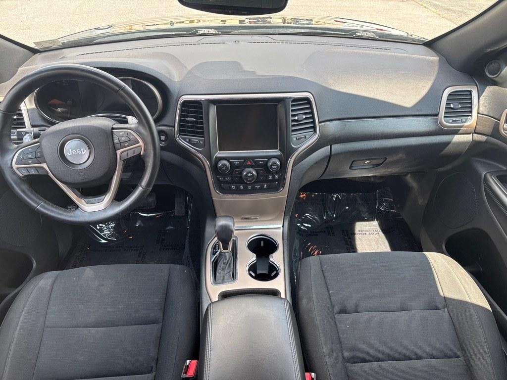 2017 BLACK JEEP GRAND CHEROKEE LAREDO (1C4RJFAG4HC) with an 3.6L engine, Automatic transmission, located at 2514 Williamson Rd NE, Roanoke, VA, 24012, (540) 265-7770, 37.294636, -79.936249 - NO CREDIT CHECK FINANCING WITH ONLY $3300 DOWN PAYMENT!!!! Check out our website www.needausedvehicle.com for our No Credit Check/ In House Financing options!! No Credit Check Available!!! In House Financing Available!!! All Clean Title Vehicles (no Salvaged or flooded vehicles ever on our lot)!- Photo#7