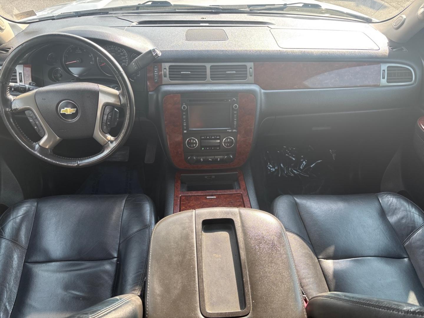 2012 SILVER CHEVROLET TAHOE 1500 LTZ (1GNSKCE02CR) with an 5.3L engine, Automatic transmission, located at 2514 Williamson Rd NE, Roanoke, VA, 24012, (540) 265-7770, 37.294636, -79.936249 - NO CREDIT CHECK FINANCING WITH ONLY $3600 DOWN PAYMENT!!!! Check out our website www.needausedvehicle.com for our No Credit Check/ In House Financing options!! No Credit Check Available!!! In House Financing Available!!! All Clean Title Vehicles (no Salvaged or flooded vehicles ever on our lot)!- Photo#5