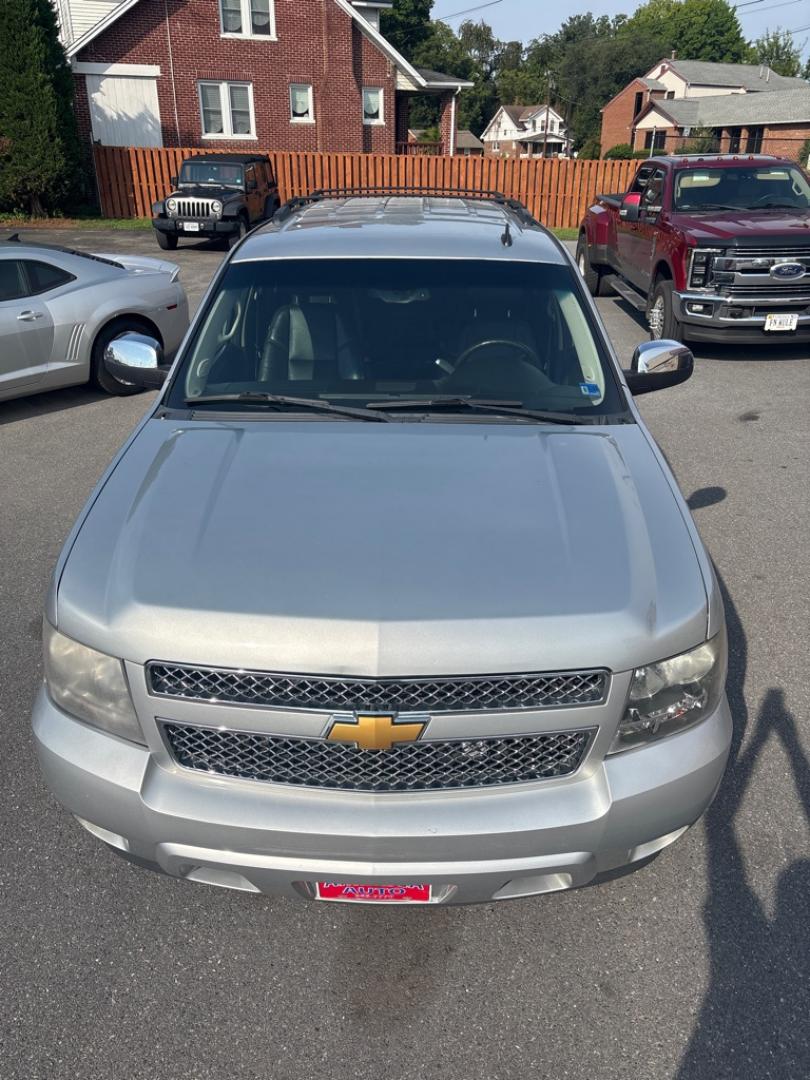 2012 SILVER CHEVROLET TAHOE 1500 LTZ (1GNSKCE02CR) with an 5.3L engine, Automatic transmission, located at 2514 Williamson Rd NE, Roanoke, VA, 24012, (540) 265-7770, 37.294636, -79.936249 - NO CREDIT CHECK FINANCING WITH ONLY $3600 DOWN PAYMENT!!!! Check out our website www.needausedvehicle.com for our No Credit Check/ In House Financing options!! No Credit Check Available!!! In House Financing Available!!! All Clean Title Vehicles (no Salvaged or flooded vehicles ever on our lot)!- Photo#10