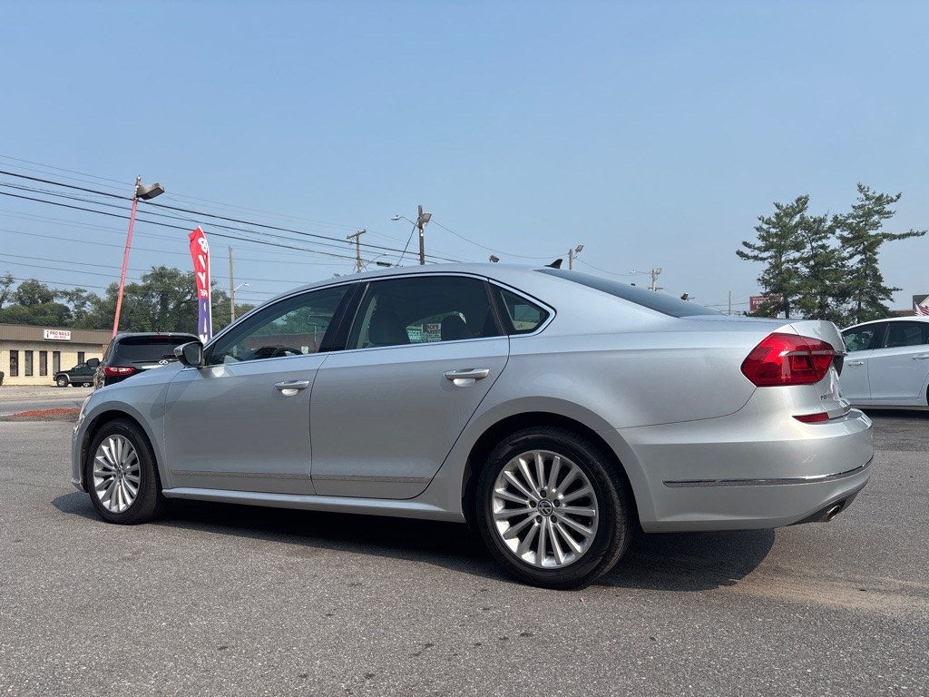 2016 GRAY VOLKSWAGEN PASSAT SE (1VWBT7A34GC) with an 1.8L engine, Automatic transmission, located at 2514 Williamson Rd NE, Roanoke, VA, 24012, (540) 265-7770, 37.294636, -79.936249 - NO CREDIT CHECK FINANCING WITH ONLY $3500 DOWN PAYMENT!!!! Check out our website www.needausedvehicle.com for our No Credit Check/ In House Financing options!! No Credit Check Available!!! In House Financing Available!!! All Clean Title Vehicles (no Salvaged or flooded vehicles ever on our lot)!- Photo#1