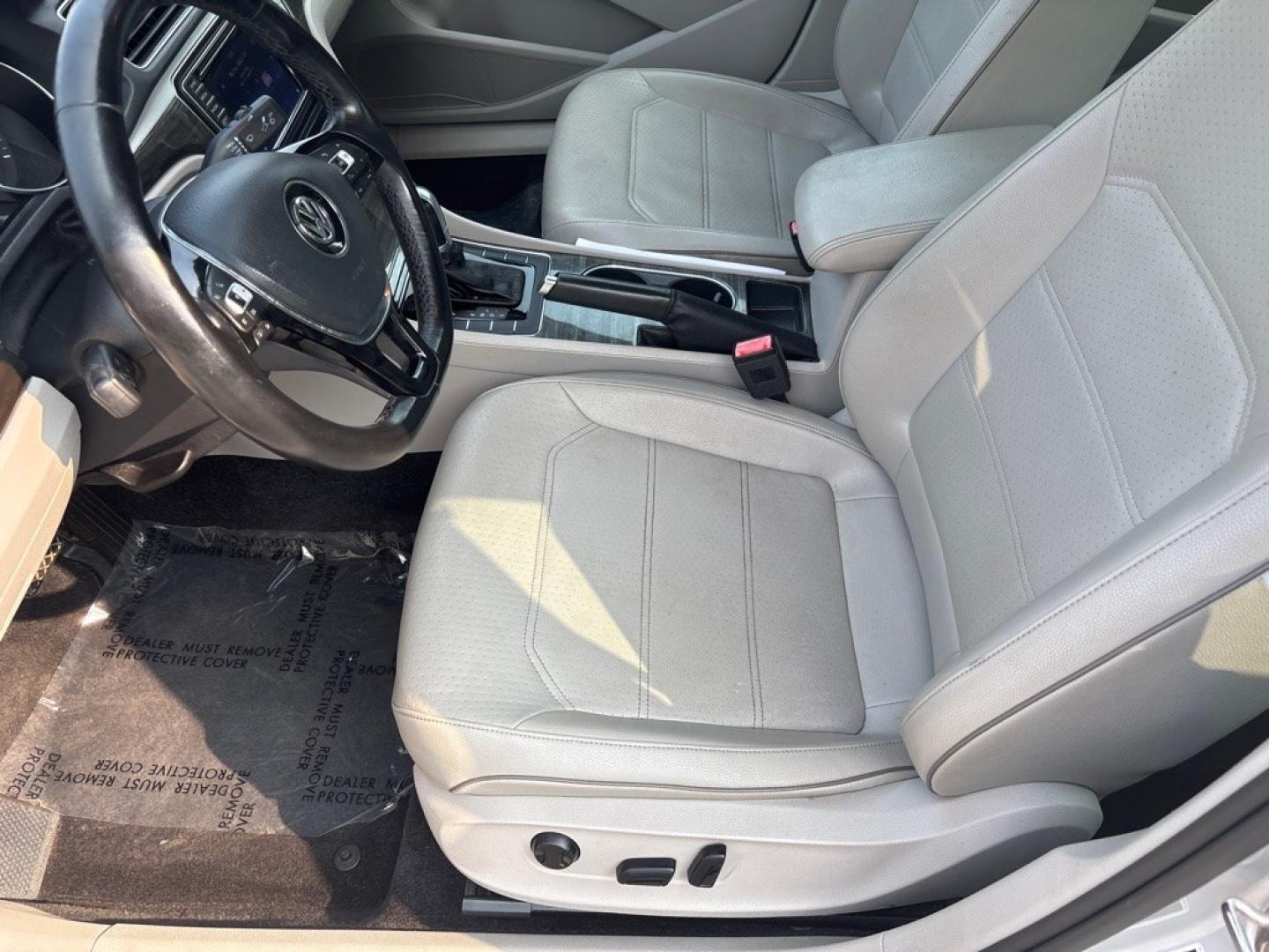 2016 GRAY VOLKSWAGEN PASSAT SE (1VWBT7A34GC) with an 1.8L engine, Automatic transmission, located at 2514 Williamson Rd NE, Roanoke, VA, 24012, (540) 265-7770, 37.294636, -79.936249 - NO CREDIT CHECK FINANCING WITH ONLY $3500 DOWN PAYMENT!!!! Check out our website www.needausedvehicle.com for our No Credit Check/ In House Financing options!! No Credit Check Available!!! In House Financing Available!!! All Clean Title Vehicles (no Salvaged or flooded vehicles ever on our lot)!- Photo#4