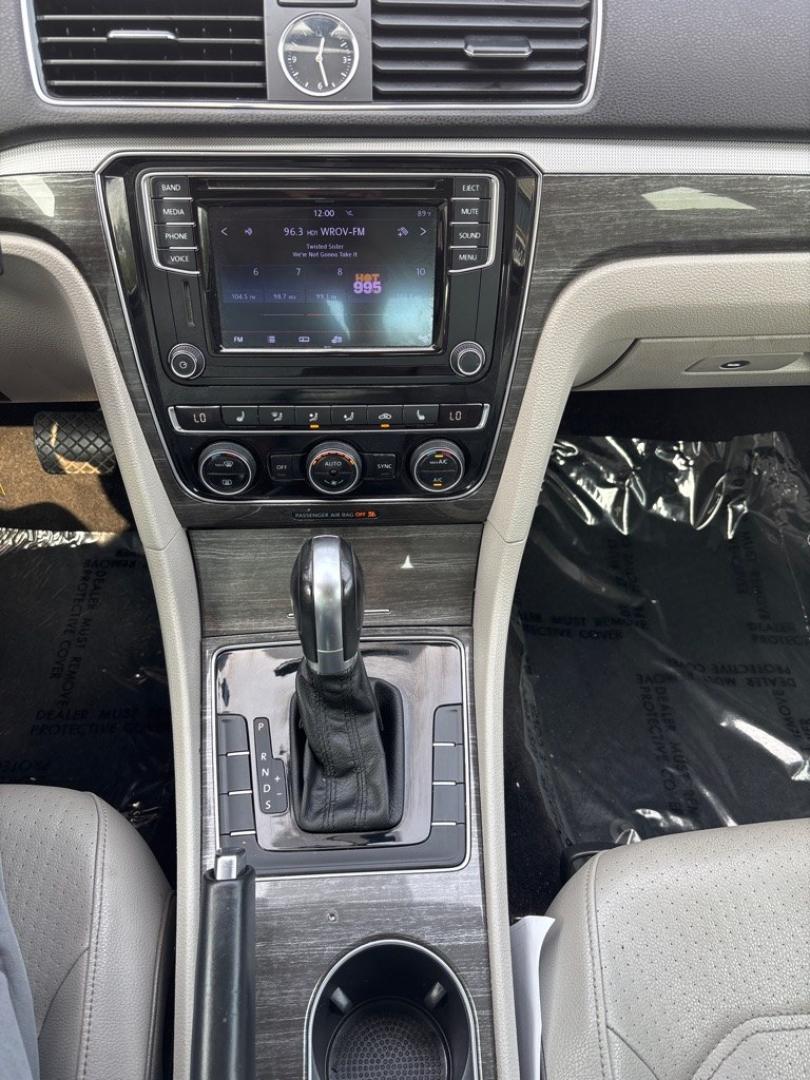 2016 GRAY VOLKSWAGEN PASSAT SE (1VWBT7A34GC) with an 1.8L engine, Automatic transmission, located at 2514 Williamson Rd NE, Roanoke, VA, 24012, (540) 265-7770, 37.294636, -79.936249 - NO CREDIT CHECK FINANCING WITH ONLY $3500 DOWN PAYMENT!!!! Check out our website www.needausedvehicle.com for our No Credit Check/ In House Financing options!! No Credit Check Available!!! In House Financing Available!!! All Clean Title Vehicles (no Salvaged or flooded vehicles ever on our lot)!- Photo#5