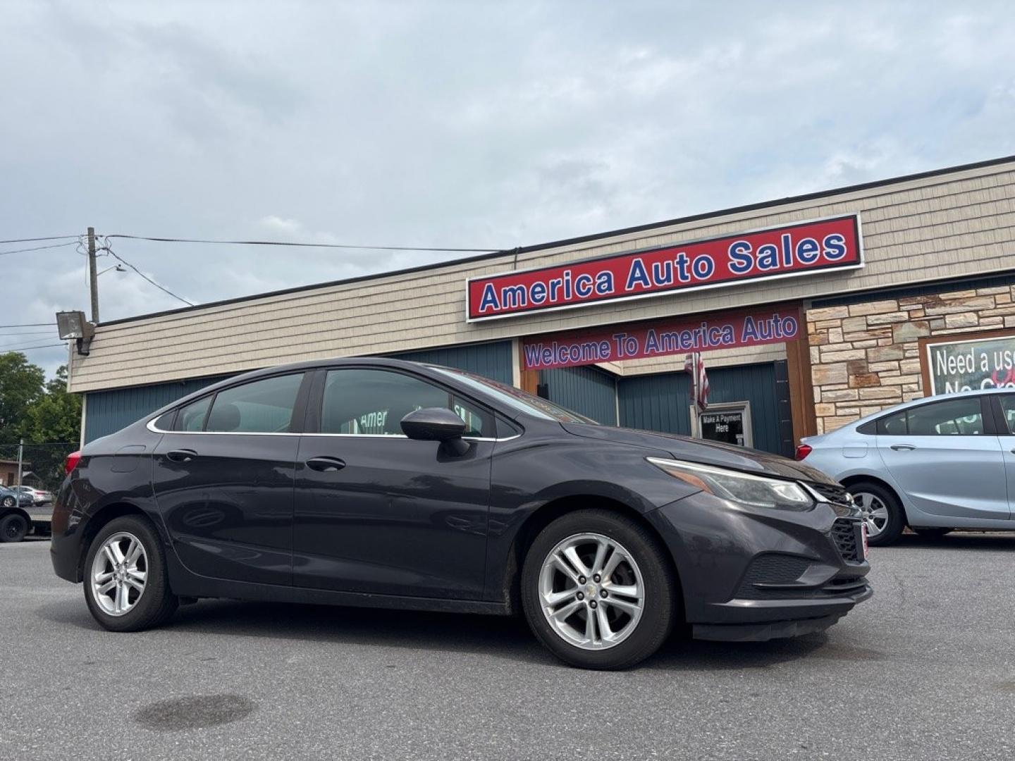 2016 GRAY CHEVROLET CRUZE LT (1G1BE5SM5G7) with an 1.4L engine, Automatic transmission, located at 2514 Williamson Rd NE, Roanoke, VA, 24012, (540) 265-7770, 37.294636, -79.936249 - NO CREDIT CHECK FINANCING WITH ONLY $1800 DOWN PAYMENT!!!! Check out our website www.needausedvehicle.com for our No Credit Check/ In House Financing options!! No Credit Check Available!!! In House Financing Available!!! All Clean Title Vehicles (no Salvaged or flooded vehicles ever on our lot)!- Photo#0