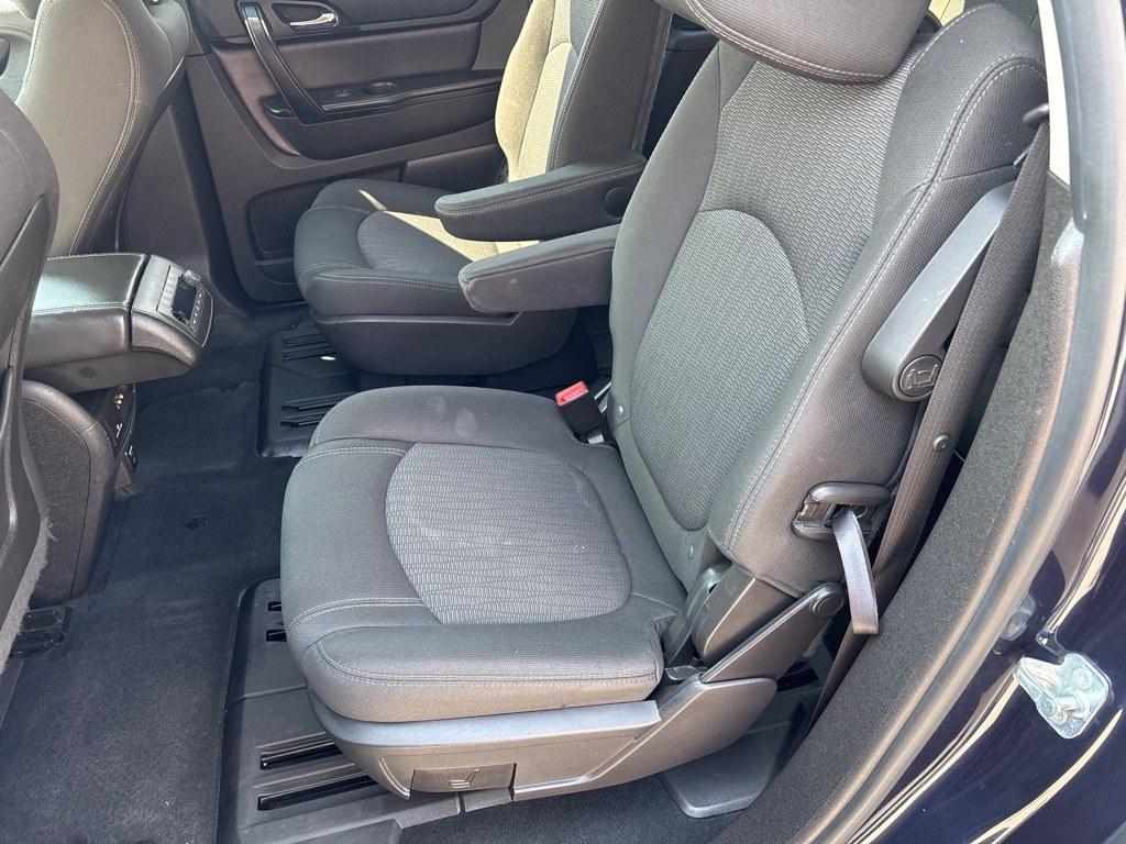 2016 BLUE CHEVROLET TRAVERSE LT (1GNKVGKD0GJ) with an 3.6L engine, Automatic transmission, located at 2514 Williamson Rd NE, Roanoke, VA, 24012, (540) 265-7770, 37.294636, -79.936249 - NO CREDIT CHECK FINANCING WITH ONLY $2400 DOWN PAYMENT!!!! Check out our website www.needausedvehicle.com for our No Credit Check/ In House Financing options!! No Credit Check Available!!! In House Financing Available!!! All Clean Title Vehicles (no Salvaged or flooded vehicles ever on our lot)!- Photo#4