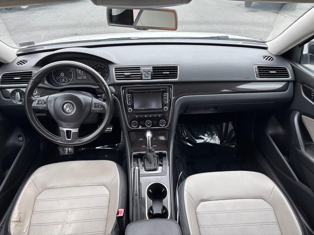 2014 WHITE VOLKSWAGEN PASSAT SE (1VWBT7A30EC) with an 1.8L engine, 5-Speed Manual transmission, located at 2514 Williamson Rd NE, Roanoke, VA, 24012, (540) 265-7770, 37.294636, -79.936249 - NO CREDIT CHECK FINANCING WITH ONLY $2400 DOWN PAYMENT!!!! Check out our website www.needausedvehicle.com for our No Credit Check/ In House Financing options!! No Credit Check Available!!! In House Financing Available!!! All Clean Title Vehicles (no Salvaged or flooded vehicles ever on our lot)!- Photo#3