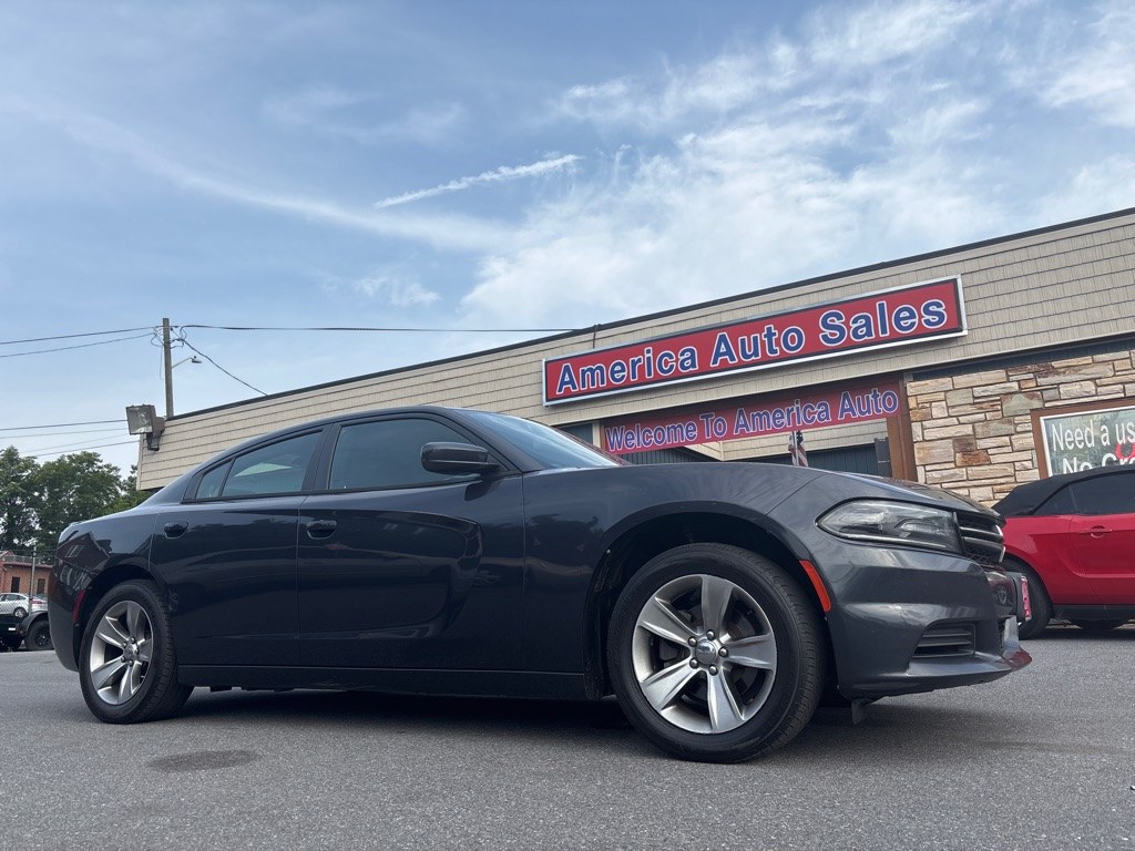 photo of 2016 DODGE CHARGER SE