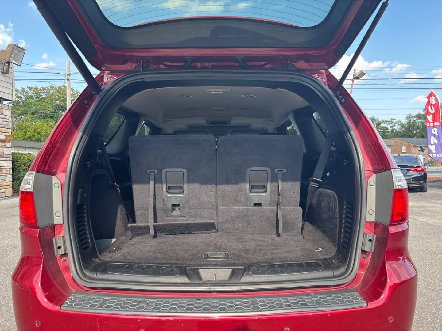 2013 BURGUN DODGE DURANGO CREW (1C4SDJDT8DC) with an 5.7L engine, Automatic transmission, located at 2514 Williamson Rd NE, Roanoke, VA, 24012, (540) 265-7770, 37.294636, -79.936249 - NO CREDIT CHECK FINANCING WITH ONLY $2600 DOWN PAYMENT!!!! Check out our website www.needausedvehicle.com for our No Credit Check/ In House Financing options!! No Credit Check Available!!! In House Financing Available!!! All Clean Title Vehicles (no Salvaged or flooded vehicles ever on our lot)!- Photo#2