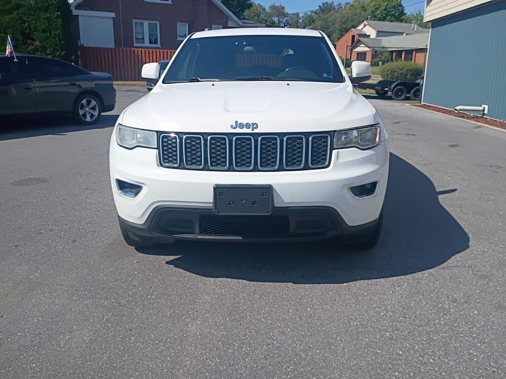 photo of 2018 JEEP GRAND CHEROKEE LAREDO