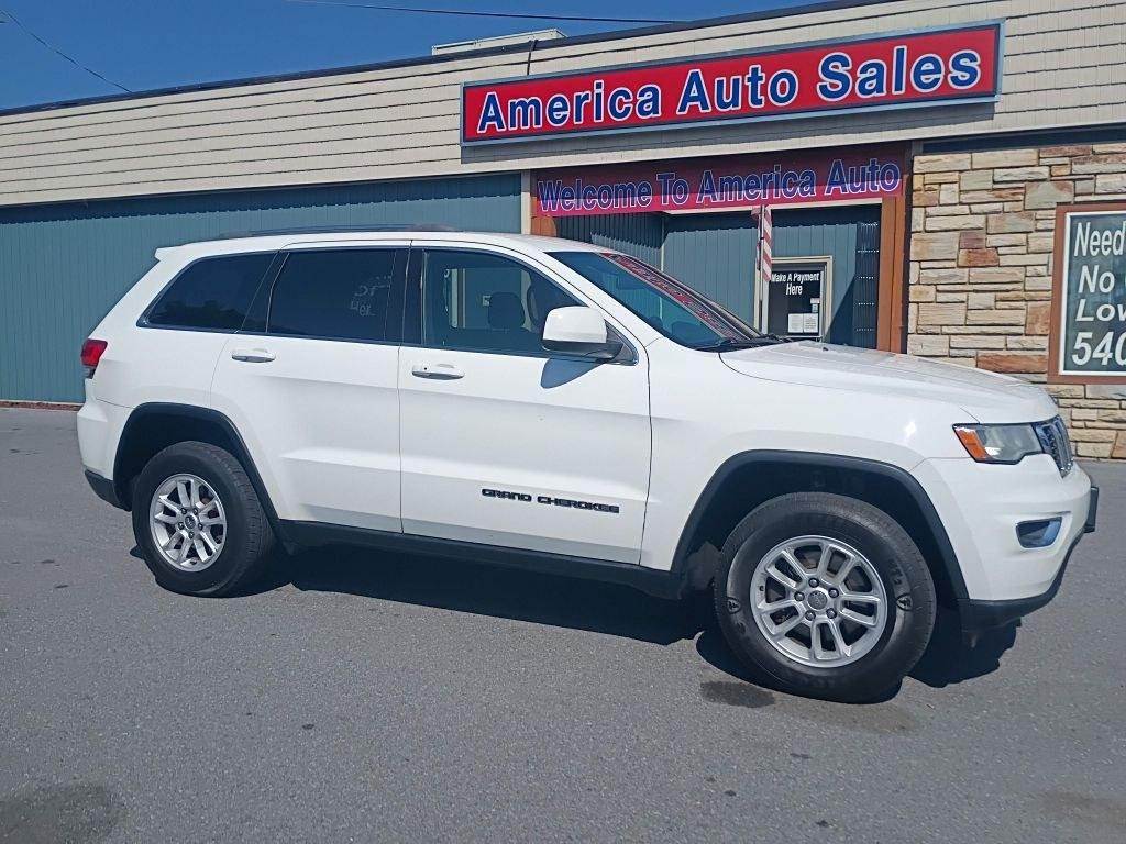 2018 WHITE JEEP GRAND CHEROKEE LAREDO (1C4RJFAG2JC) with an 3.6L engine, Automatic transmission, located at 2514 Williamson Rd NE, Roanoke, VA, 24012, (540) 265-7770, 37.294636, -79.936249 - NO CREDIT CHECK FINANCING WITH ONLY $3700 DOWN PAYMENT!!!! Check out our website www.needausedvehicle.com for our No Credit Check/ In House Financing options!! No Credit Check Available!!! In House Financing Available!!! All Clean Title Vehicles (no Salvaged or flooded vehicles ever on our lot)!- Photo#1