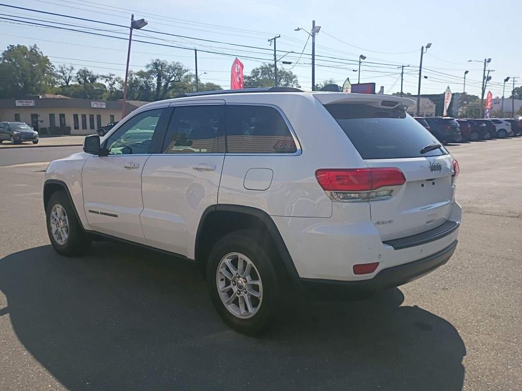 2018 WHITE JEEP GRAND CHEROKEE LAREDO (1C4RJFAG2JC) with an 3.6L engine, Automatic transmission, located at 2514 Williamson Rd NE, Roanoke, VA, 24012, (540) 265-7770, 37.294636, -79.936249 - NO CREDIT CHECK FINANCING WITH ONLY $3700 DOWN PAYMENT!!!! Check out our website www.needausedvehicle.com for our No Credit Check/ In House Financing options!! No Credit Check Available!!! In House Financing Available!!! All Clean Title Vehicles (no Salvaged or flooded vehicles ever on our lot)!- Photo#2