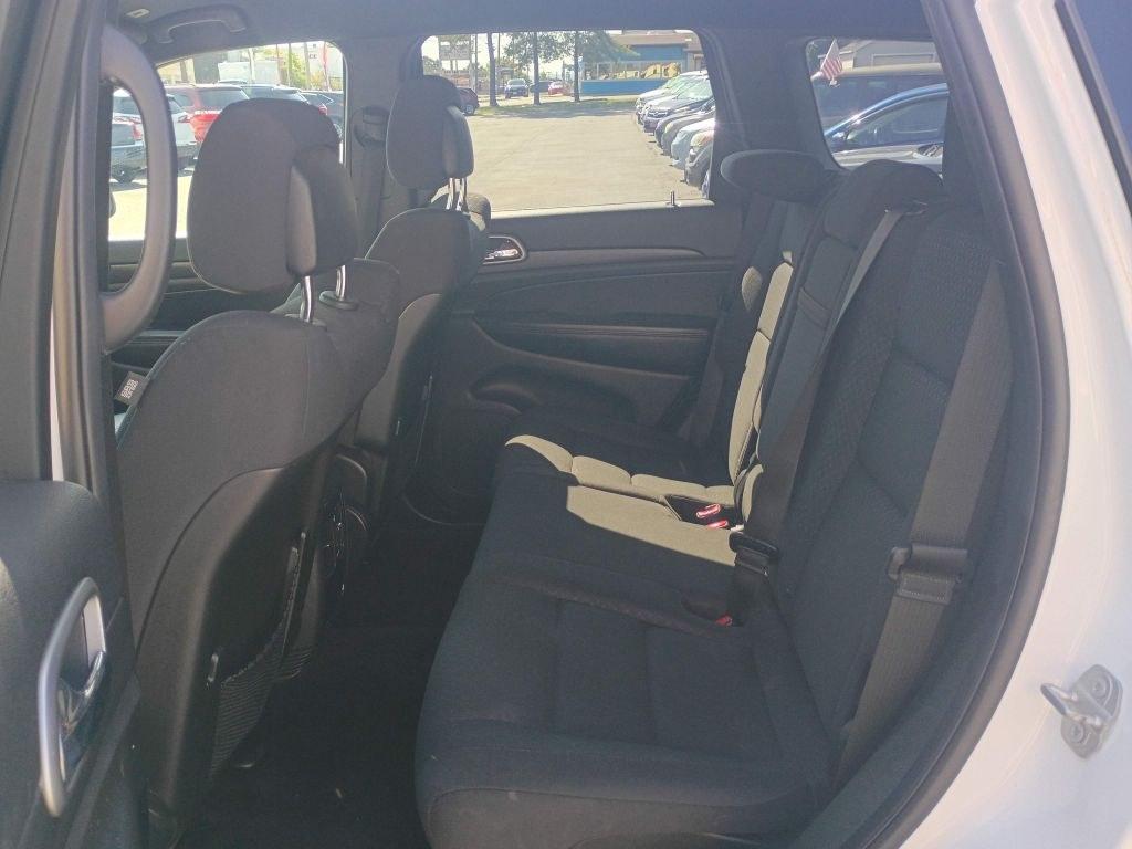 2018 WHITE JEEP GRAND CHEROKEE LAREDO (1C4RJFAG2JC) with an 3.6L engine, Automatic transmission, located at 2514 Williamson Rd NE, Roanoke, VA, 24012, (540) 265-7770, 37.294636, -79.936249 - NO CREDIT CHECK FINANCING WITH ONLY $3700 DOWN PAYMENT!!!! Check out our website www.needausedvehicle.com for our No Credit Check/ In House Financing options!! No Credit Check Available!!! In House Financing Available!!! All Clean Title Vehicles (no Salvaged or flooded vehicles ever on our lot)!- Photo#6