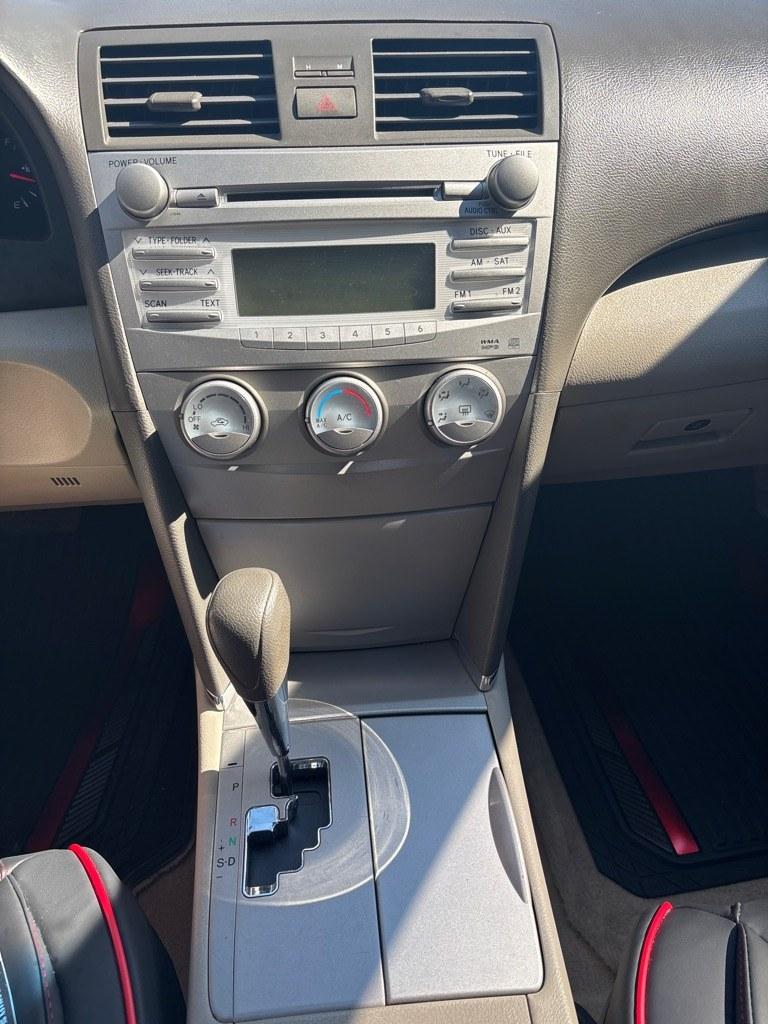 2010 GRAY TOYOTA CAMRY BASE (4T1BF3EK5AU) with an 2.5L engine, Automatic transmission, located at 2514 Williamson Rd NE, Roanoke, VA, 24012, (540) 265-7770, 37.294636, -79.936249 - NO CREDIT CHECK FINANCING WITH ONLY $2000 DOWN PAYMENT!!!! Check out our website www.needausedvehicle.com for our No Credit Check/ In House Financing options!! No Credit Check Available!!! In House Financing Available!!! All Clean Title Vehicles (no Salvaged or flooded vehicles ever on our lot)!- Photo#5