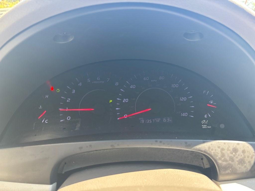 2010 GRAY TOYOTA CAMRY BASE (4T1BF3EK5AU) with an 2.5L engine, Automatic transmission, located at 2514 Williamson Rd NE, Roanoke, VA, 24012, (540) 265-7770, 37.294636, -79.936249 - NO CREDIT CHECK FINANCING WITH ONLY $2000 DOWN PAYMENT!!!! Check out our website www.needausedvehicle.com for our No Credit Check/ In House Financing options!! No Credit Check Available!!! In House Financing Available!!! All Clean Title Vehicles (no Salvaged or flooded vehicles ever on our lot)!- Photo#6